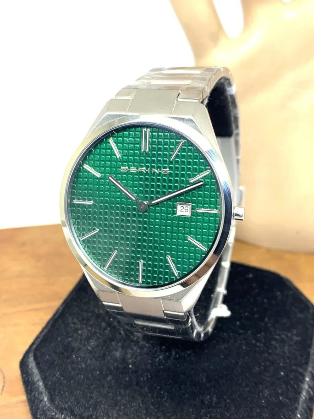 Bering Men's Watch 17240-708 Slim Quartz Green Dial Silver Stainless Steel 40mm